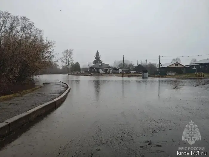 Vyatka continues to rise: 30 yards, 9 roads, and 2 bridges remain in the flood zone.