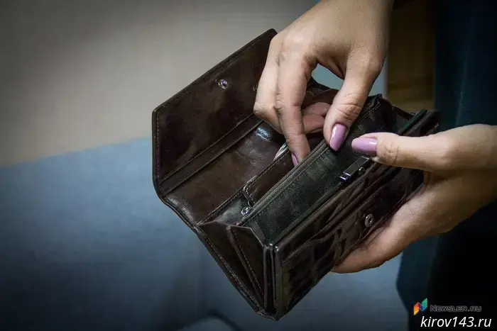 A "social benefit" paid for a deceased relative cost a woman in Omutninsk nearly 7 million rubles.