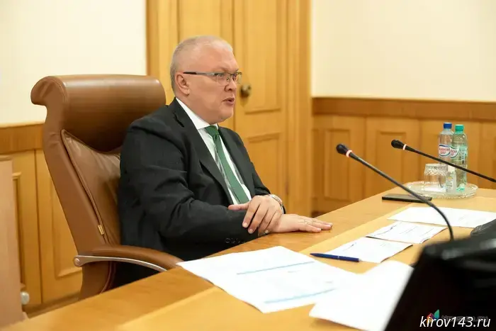 Соколов раскритиковал Сандалова, министерство ЖКХ и министерство финансов за задержку в переводе средств в Веселое.