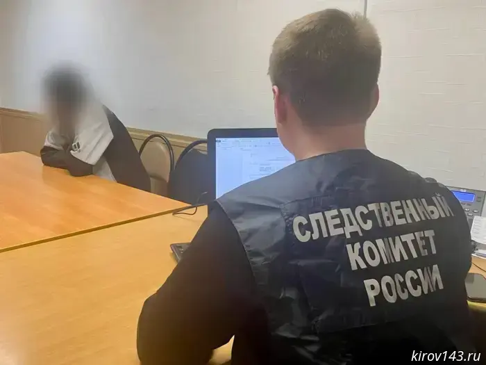 A Kirov resident stabbed an acquaintance twice in the neck.