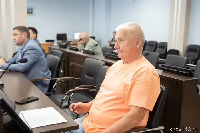 "Field of holidays and political intrigues": Zhuravlyov delivered sharp criticism at the city council meeting
