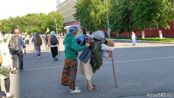 Участники Великорецкого крестного хода вернулись в Киров (фото)