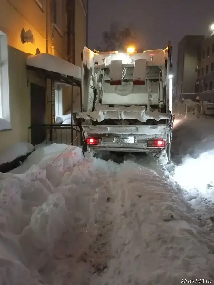 В связи со snowfallами «Куприт» задействовал дополнительные машины для вывоза мусора.