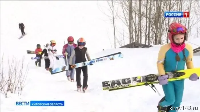 Кировские прыгуны с трамплина завершили сезон «Вятским турне»