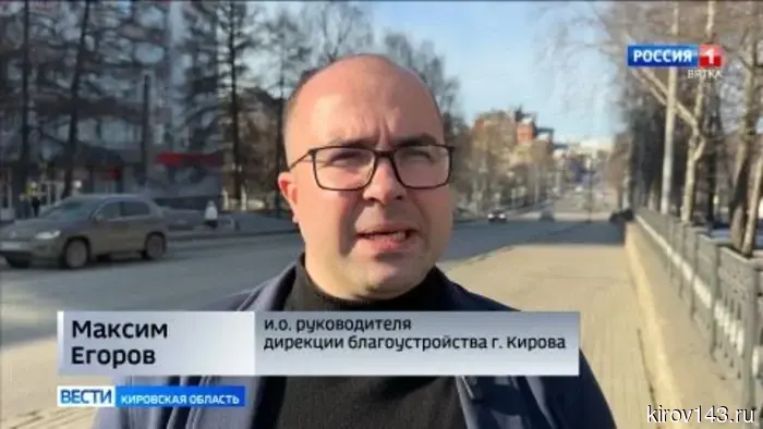 Подрядчики вывели на улицы Кирова поливомоечные машины