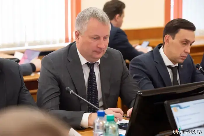 They promise to restore the destroyed road in the settlement of Rechnoy within a couple of days.