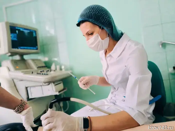 Kirov doctors helped the girl to restore the mobility of her arm with the help of botulinum therapy