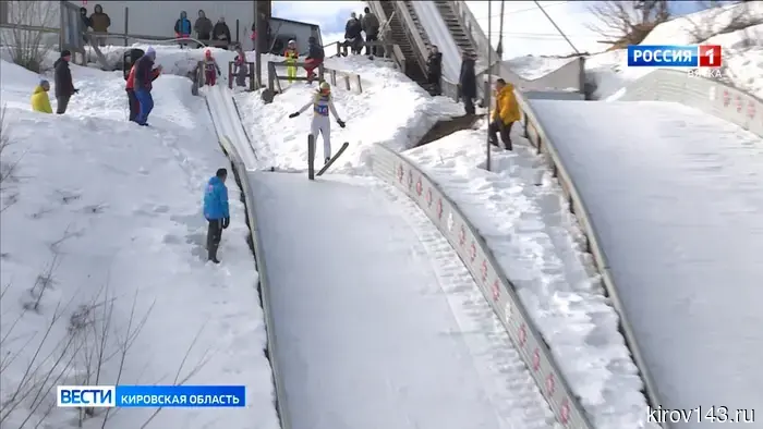 Кировские прыгуньи с трамплина завершили свой сезон «Вятским турне».