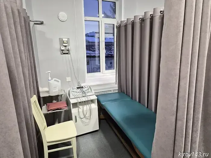 В Центре медицинской реабилитации отремонтировали фасад и физиоотделение поликлиники