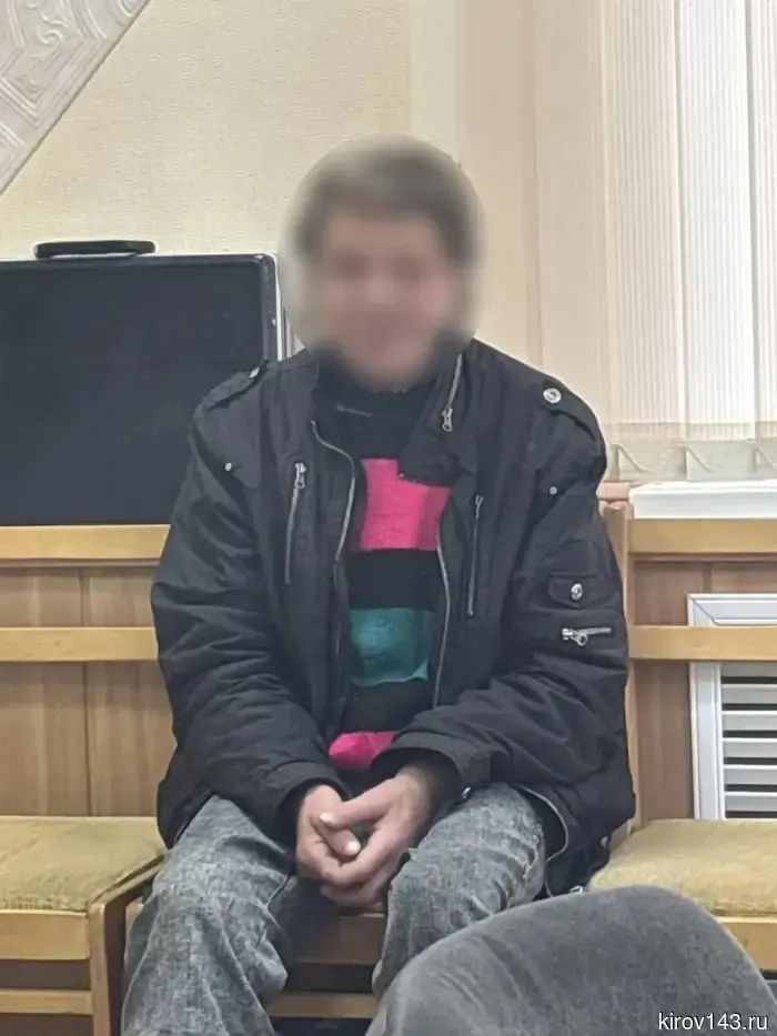 In Darovsky, a pensioner was stabbed with a shovel and left to die in the yard of his house.