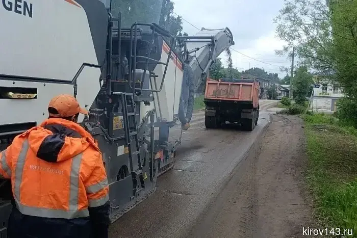 Улицу Пригородную, одну из старейших в Нолинске, приводят в порядок