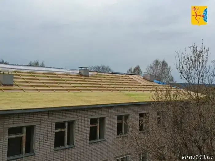 A secondary school building is being overhauled in Podosinovets
