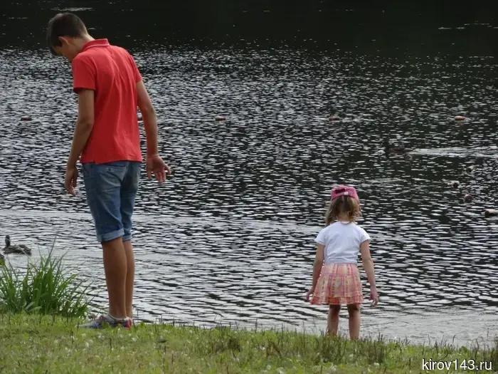 Kirov residents were told how to avoid tragedies on the water.