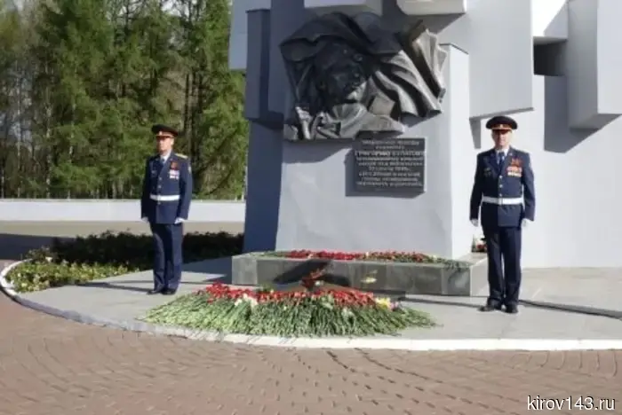 В парке Победы Кирова состоялся праздничный митинг в честь Дня Победы