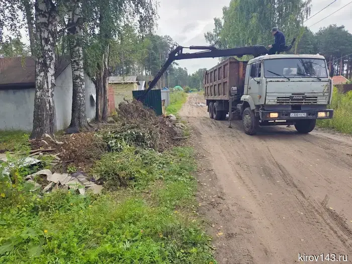 Женщина из Каринторфа выбросила мусор на недавно очищенную свалку.