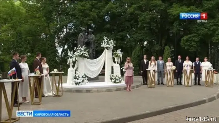 В Кирове состоялся крестный ход в честь святителей Петра и Февронии.