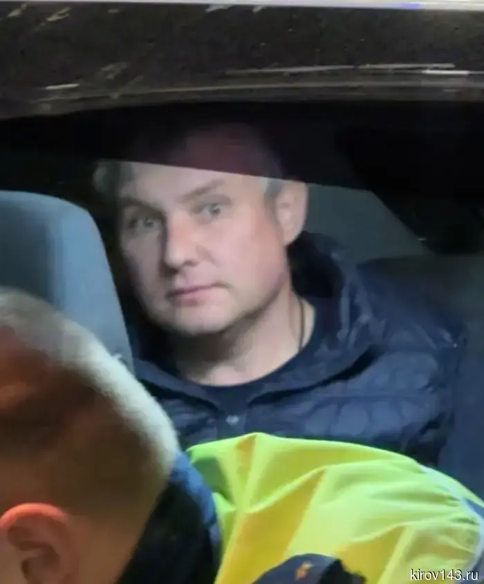 Адвокат Игорь Глотов задержан в нетрезвом состоянии за рулем возле караоке-бара.