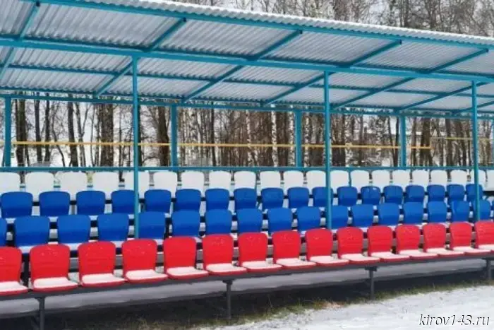 В Малмыже к Новому году обновили стадион