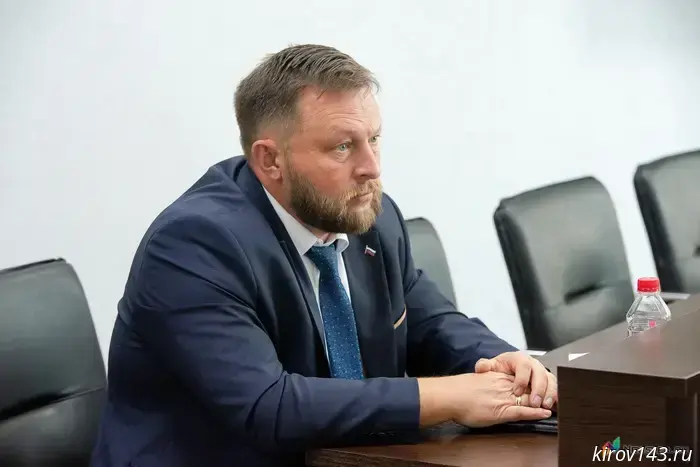 Residents of Kirov reprimanded Simakov.