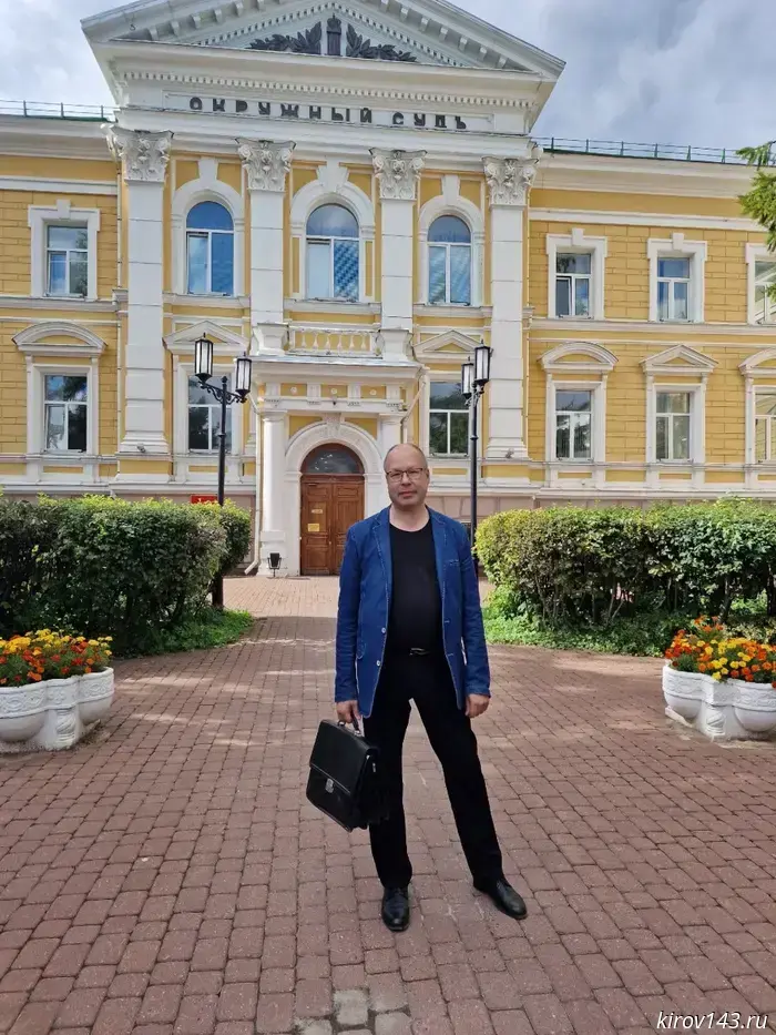 Умер известный автоюрист из Кирова.