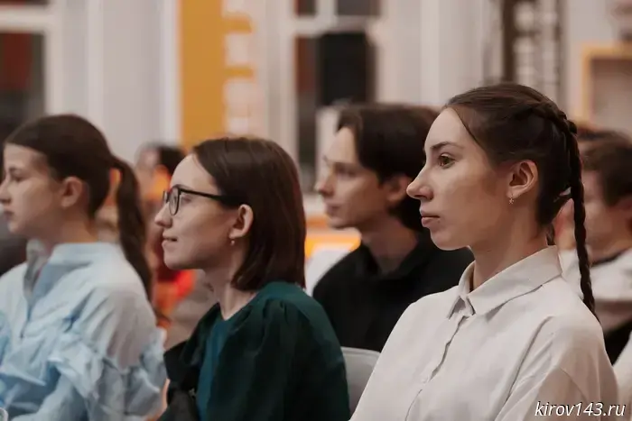 Научный стендап, организованный СНО ВятГУ, стал замечательным новогодним подарком для всех любителей интеллектуального шоу.