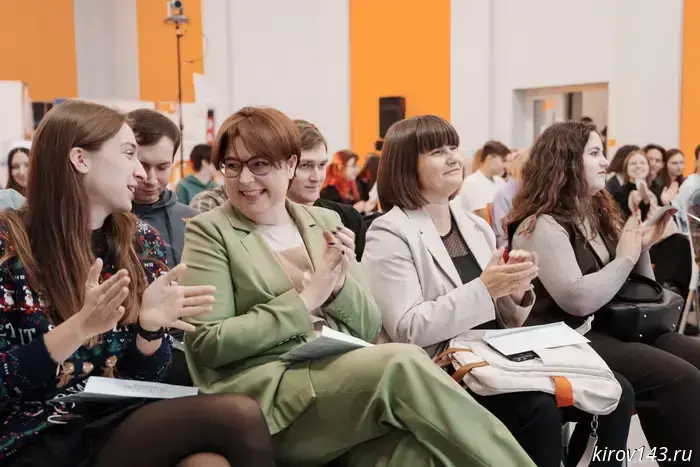 Научный стендап, организованный СНО ВятГУ, стал замечательным новогодним подарком для всех любителей интеллектуального шоу.