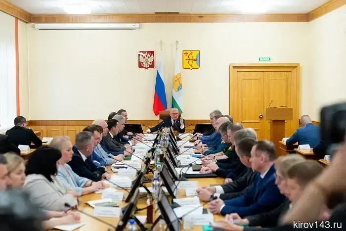Соколов распорядился передать пустующее здание физматлицея под филиал школы.