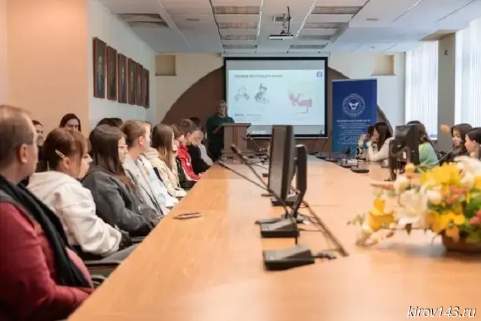 How peaceful life is coming to the new regions: Vyatka State University discussed the historic reunification