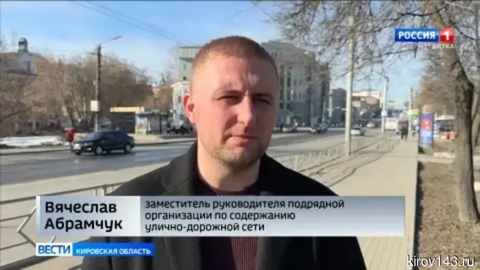 Подрядчики вывели на улицы Кирова поливомоечные машины