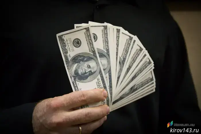 The Bank of Russia has extended restrictions on currency withdrawals for another six months.