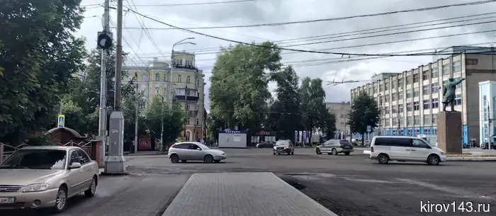Подрядчик планирует приступить к асфальтированию площади Лепсе в Кирове