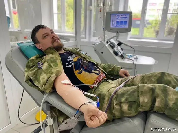 A veteran of his military donated blood to save the life of a Kirov resident