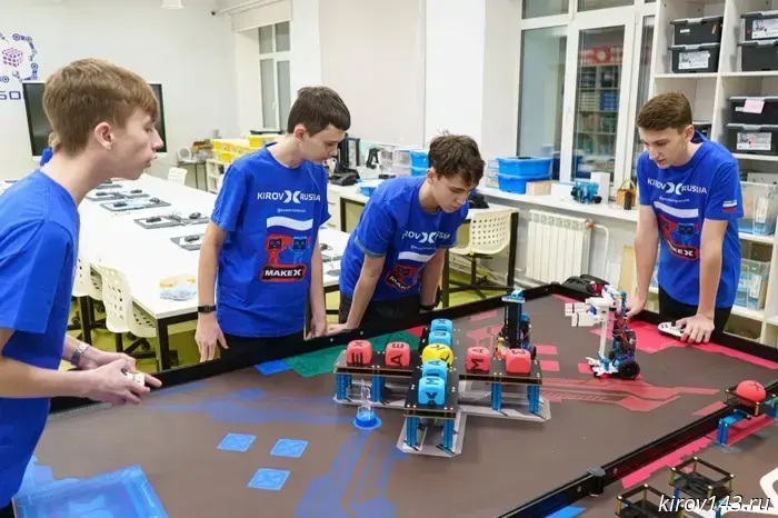 Школьники из Кирова будут представлять нашу страну на международных турнирах по робототехнике MakeX в Китае.