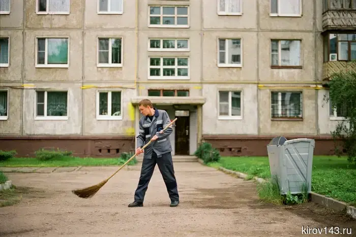 Киров переходит на летнюю чистку.