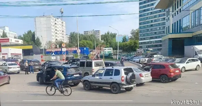 На автозаправочных станциях Кирова будут размещены расписания доставки топлива.