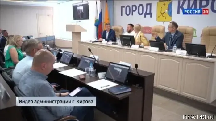 Кировским ветеранам СВО и родным бойцов представили проект скульптуры солдата для Аллеи Славы