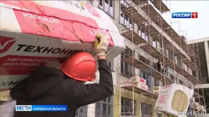 На улице Торфяной в Озерках продолжается возведение школы.