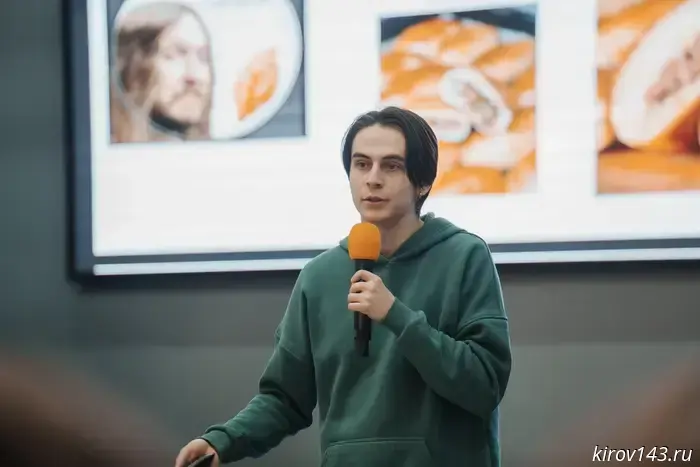 Научный стендап, организованный СНО ВятГУ, стал замечательным новогодним подарком для всех любителей интеллектуального шоу.