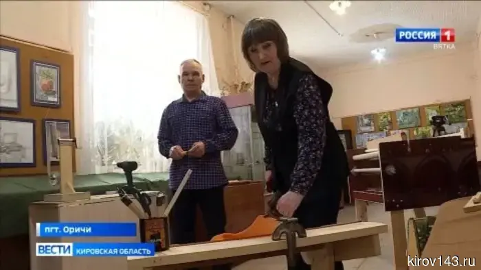 В волонтерской мастерской Оричевского музея появились самодельные станки для изготовления маскировочных сетей.