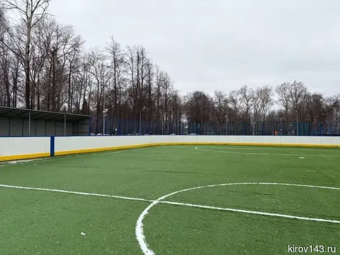 Открытие спорной спортивной площадки в парке Гагарина задерживается уже на полгода.