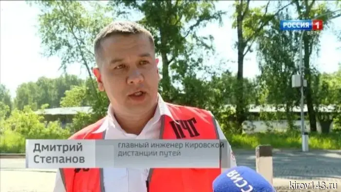 В Кирове в районе нефтебазы прошел профилактический рейд на железнодорожном переезде