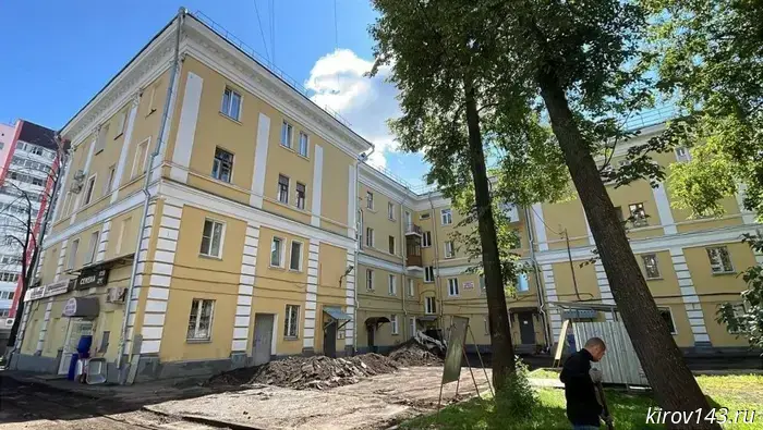 В Кирове завершают обновление 13 дворовых территорий.