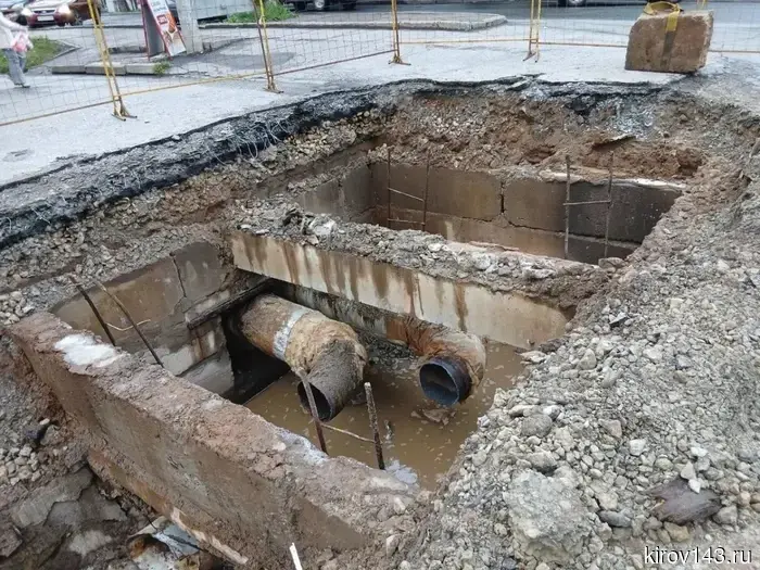 На Стахановской улице стартовала подготовка к капитальному ремонту дорожного покрытия.