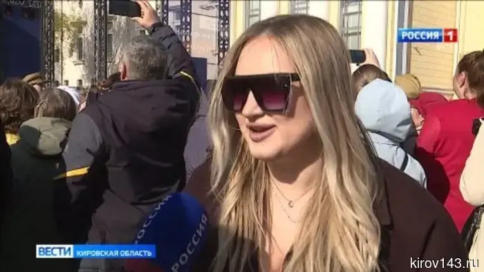 В Кирове 9 Мая состоялись «Бал Победы» и выставка ретро-автомобилей