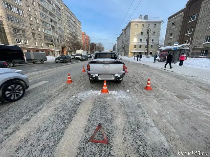 В Кирове на Комсомольской улице сбили 21-летнюю девушку