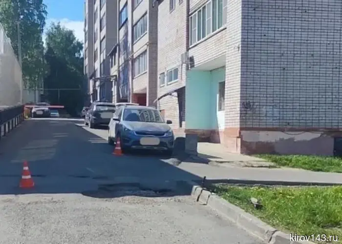 В Кирове в ДТП попал 13-летний мальчик на самокате.