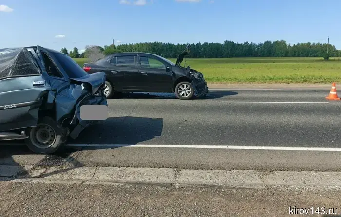 In the Yuryansky district, a collision occurred between a "Renault" and a VAZ: a pensioner was injured.