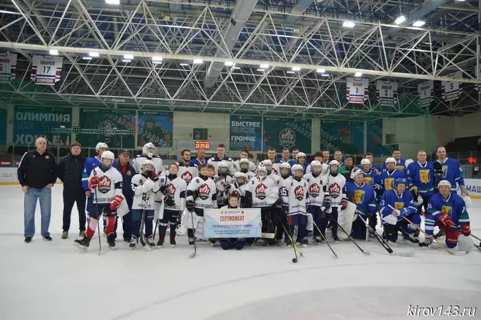 Uralchem supported a friendly ice hockey match dedicated to the anniversary of the Olimp-Arena Ice Palace.
