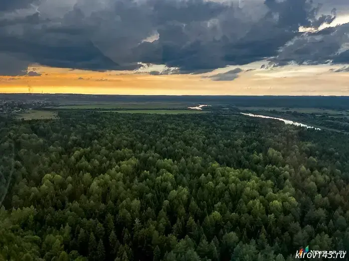 Thunderstorms with increased winds and heavy rains are expected in the Kirov region.