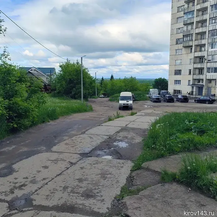 In Kirovo-Chepetsk, they promise to complete the repair of Sadovy Lane.